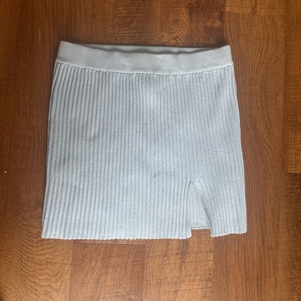 Light blue ribbed skirt